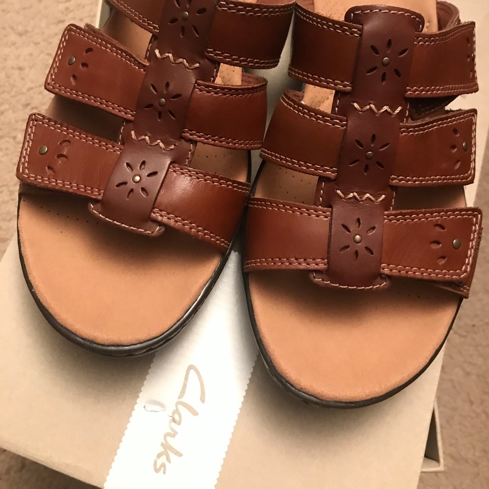 NWT Brown Clark’s slide sandals 9W